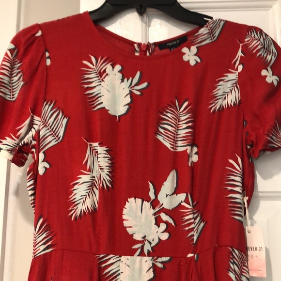 Never worn dress - Picture 2 of 5